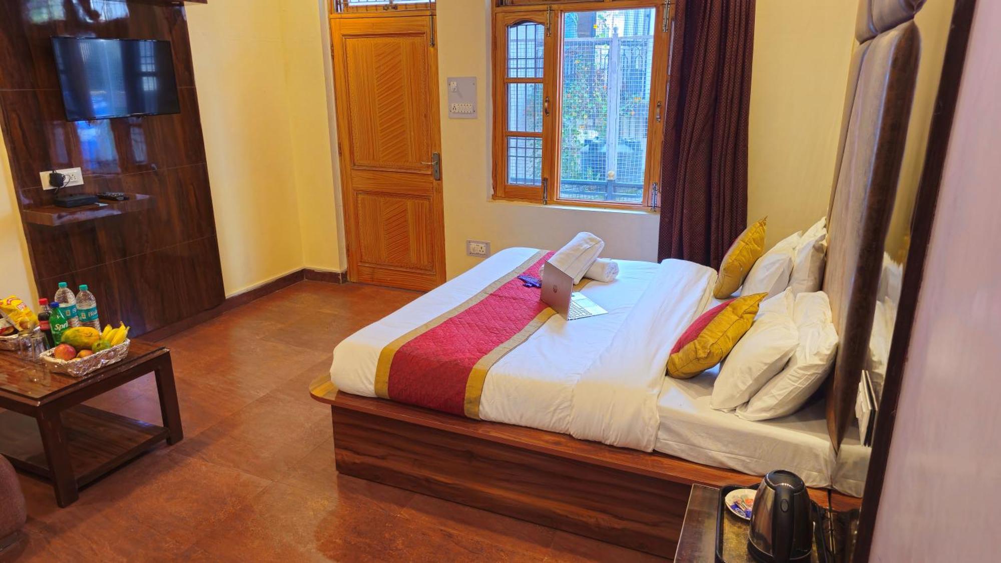 Hotel The Canadian With Jungle View, Near Dalhousie Bus Stand Banikhet 외부 사진