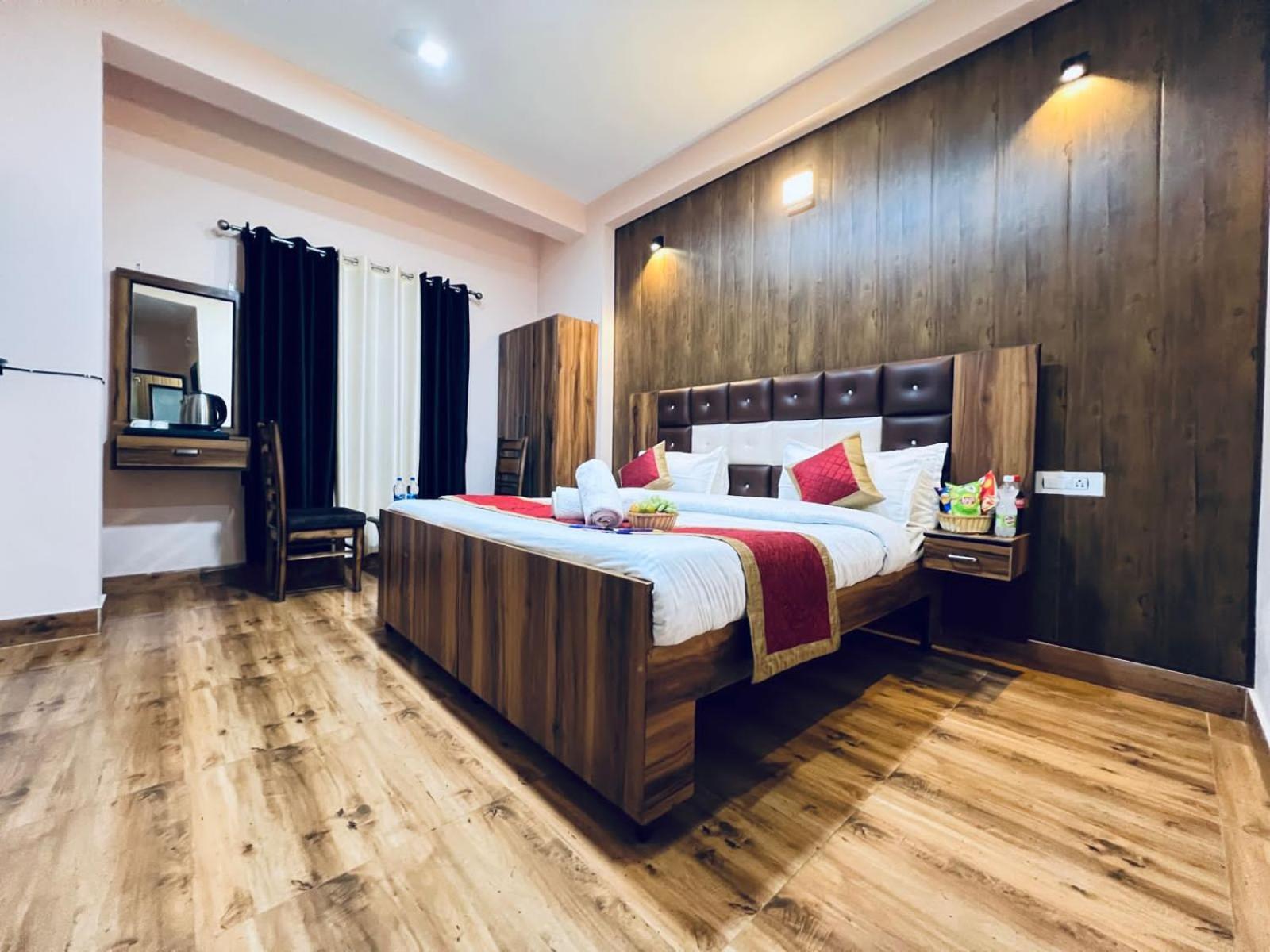 Hotel The Canadian With Jungle View, Near Dalhousie Bus Stand Banikhet 외부 사진